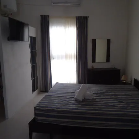 Shamrock Flats Apartment Mellieha Room photo